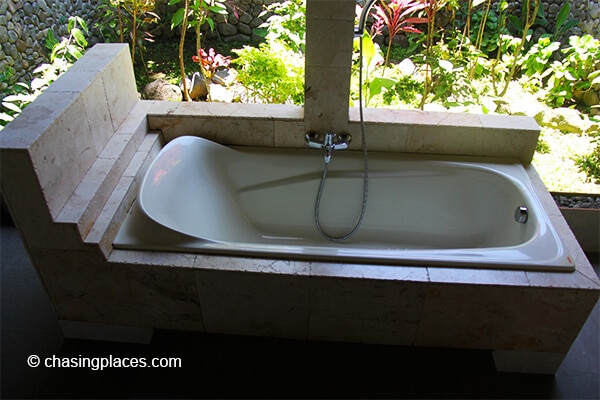 The outdoor bathtub is a great-addition to the rooms at Rinjani Lodge