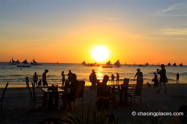 Chasing Places Travel Guide Photos: Top Things to Do on Boracay Island