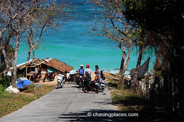 The entrance to Ilig-Iligan. You can hire locals to drive you back to White Beach on a motorcycle. Be sure to haggle the price as they tend to overcharge. 